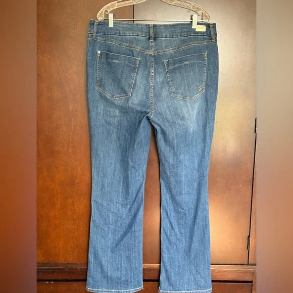 2 Pair Melissa McCarthy Seven7 Bootcut Jeans EUC Size 16W - Picture 13 of 15